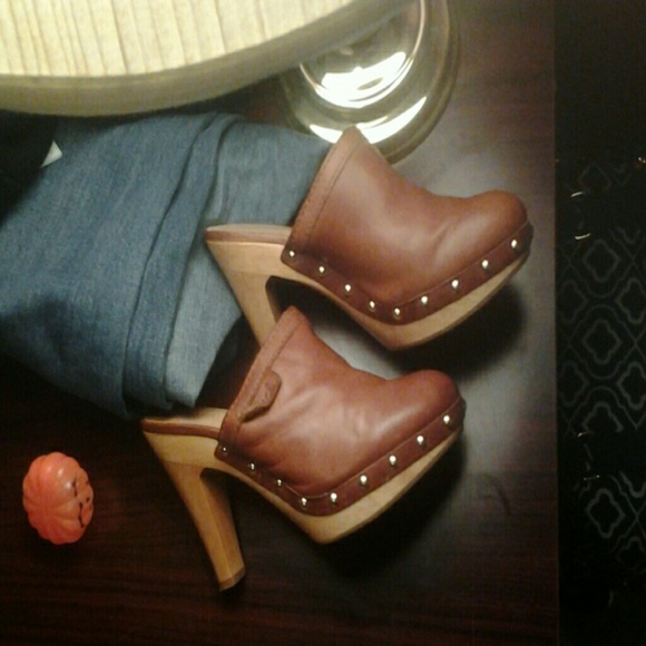 Coach Clogs - Picture 2 of 4